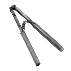 Quick-Action Pistachio Opener – Sturdy Metal Nutcracker Tool for Hard Shell Nuts