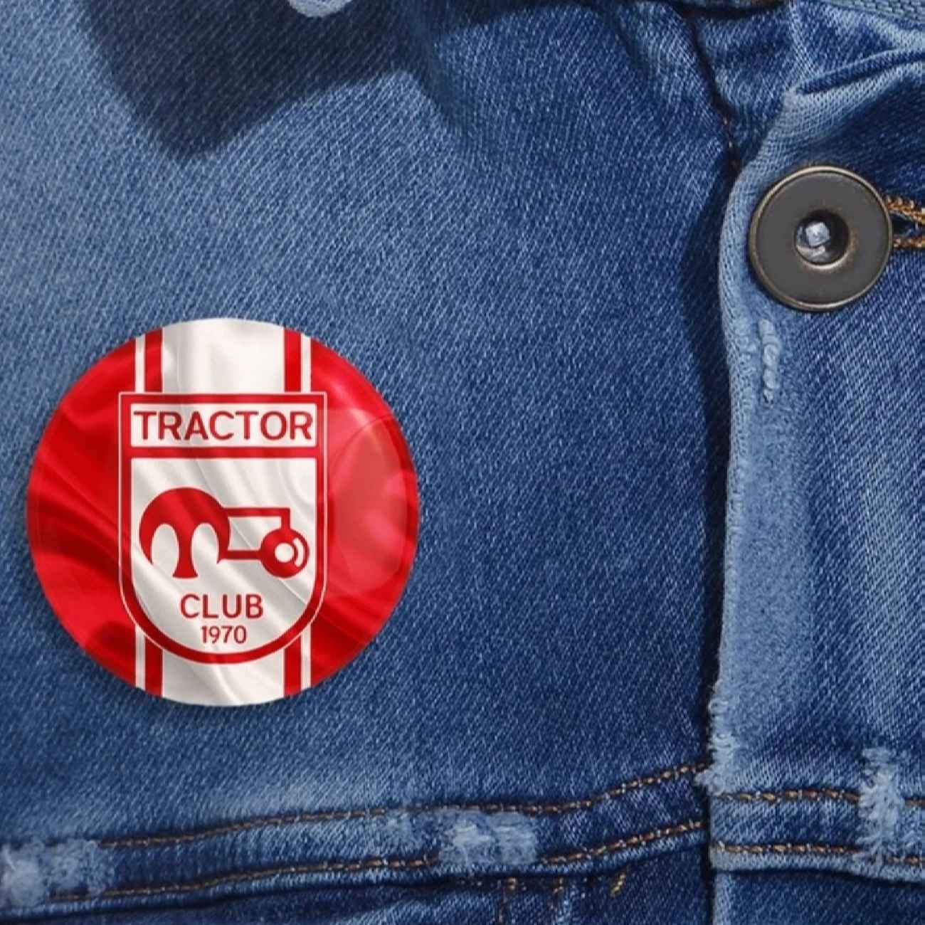 Persian Pinback Button with Matte Scratch-Resistant Tractor Sazi FC Design