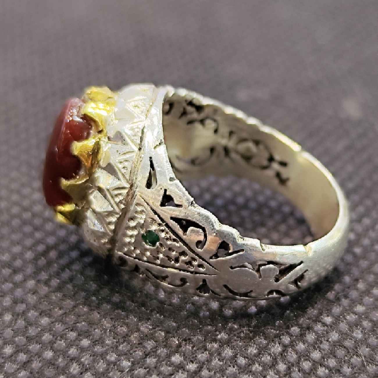 Persian Silver Ring – for Men with Yemeni Agate Stone