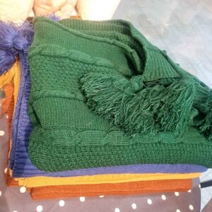 Soft and Warm Knitted Sofa Throw for Couch and Bed – Ideal for Home Décor