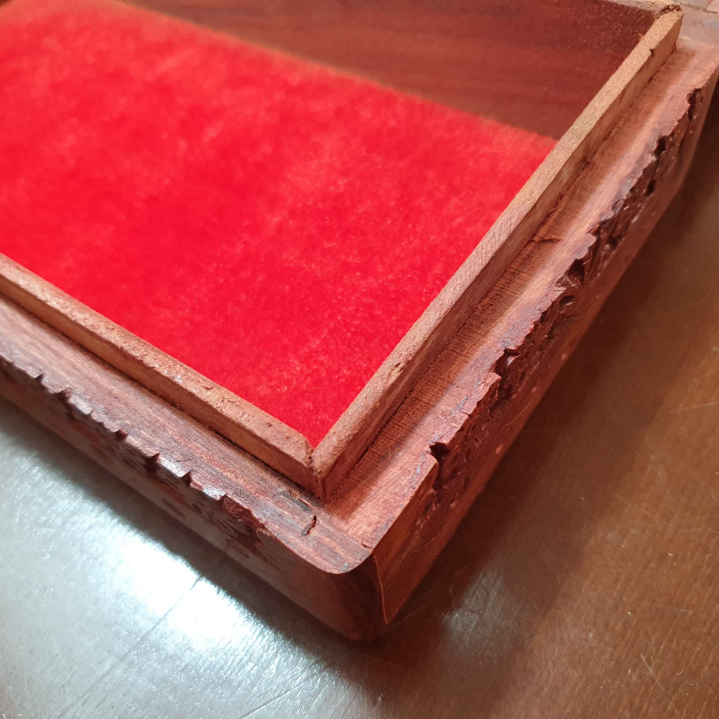 Wooden Jewelry Box with Floral Design – Artisan Craftsmanship for Timeless Charm
