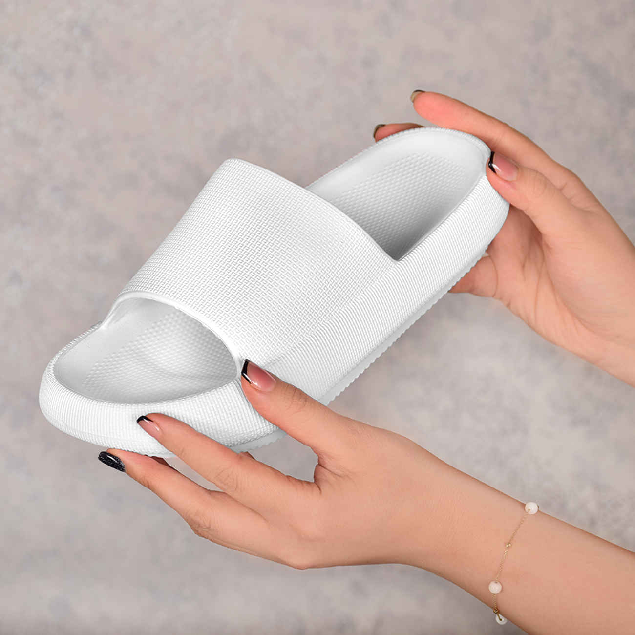 Nikta Cloud Slippers for Everyday Bliss – The Ultimate in Comfort and Style