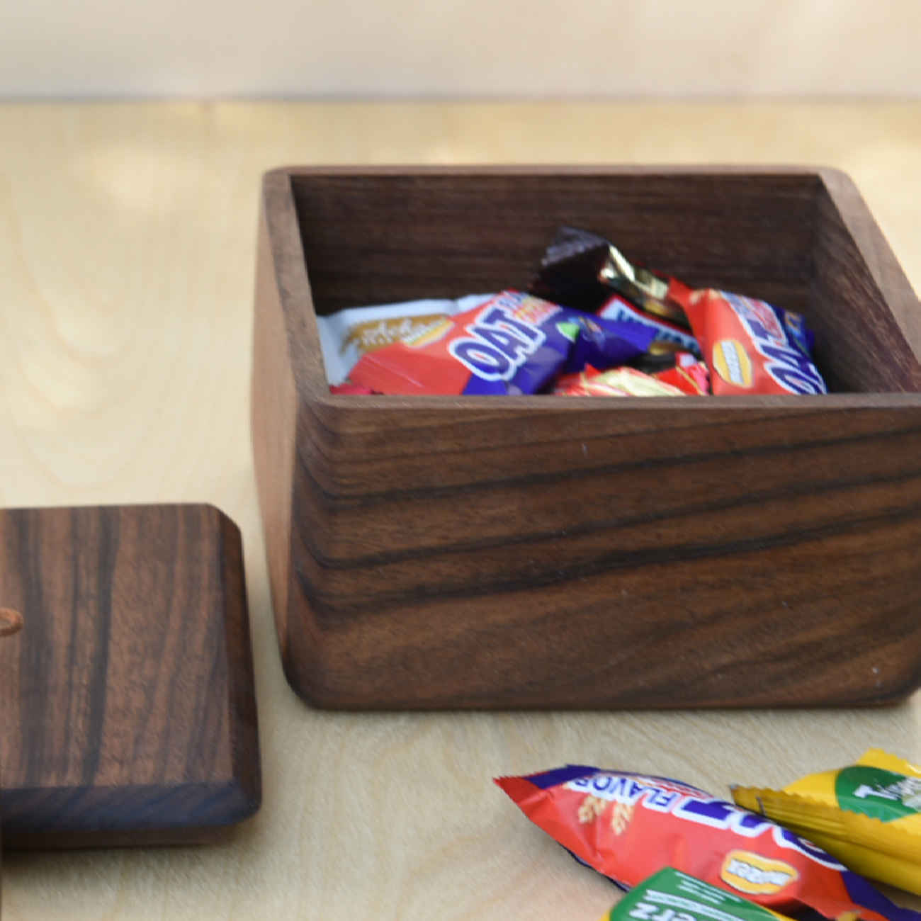 Wooden Candy Bowl – Blending Functionality and Rustic Elegance