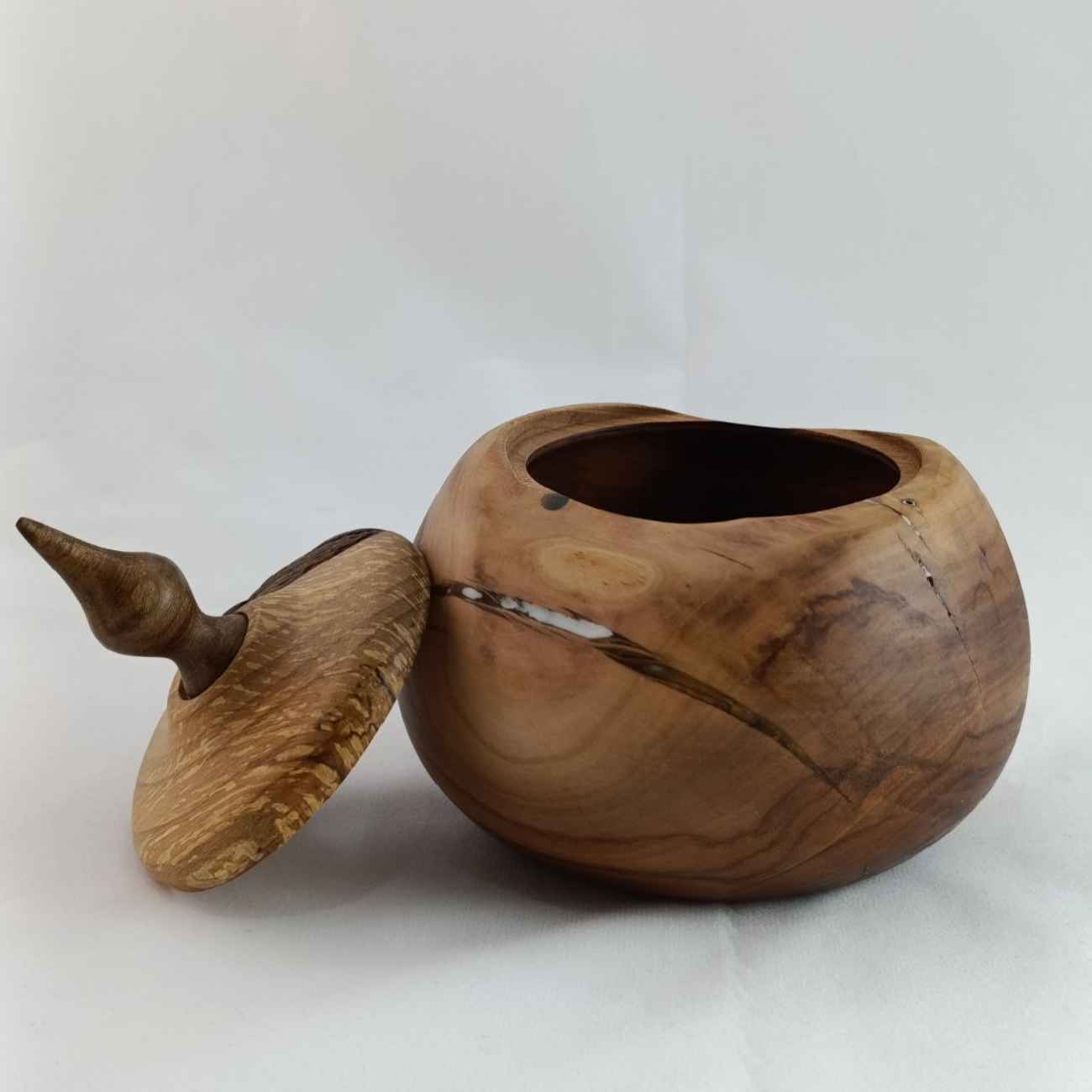 Wooden Candy Bowl – A Perfect Blend of Style and Functionality for Treats and Snacks