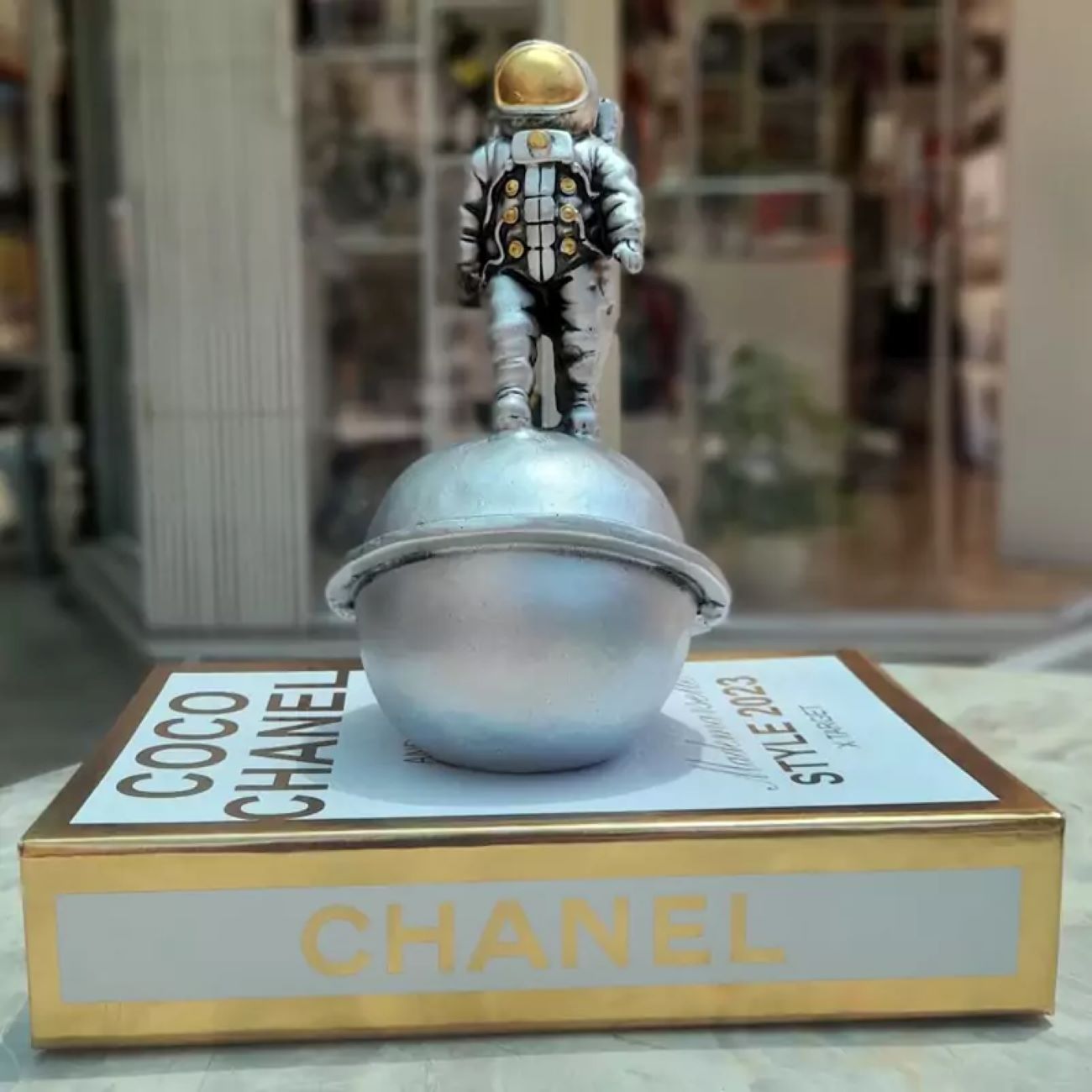 3-Piece Astronaut Figurine Set Space Themed Decor with Musical Elements