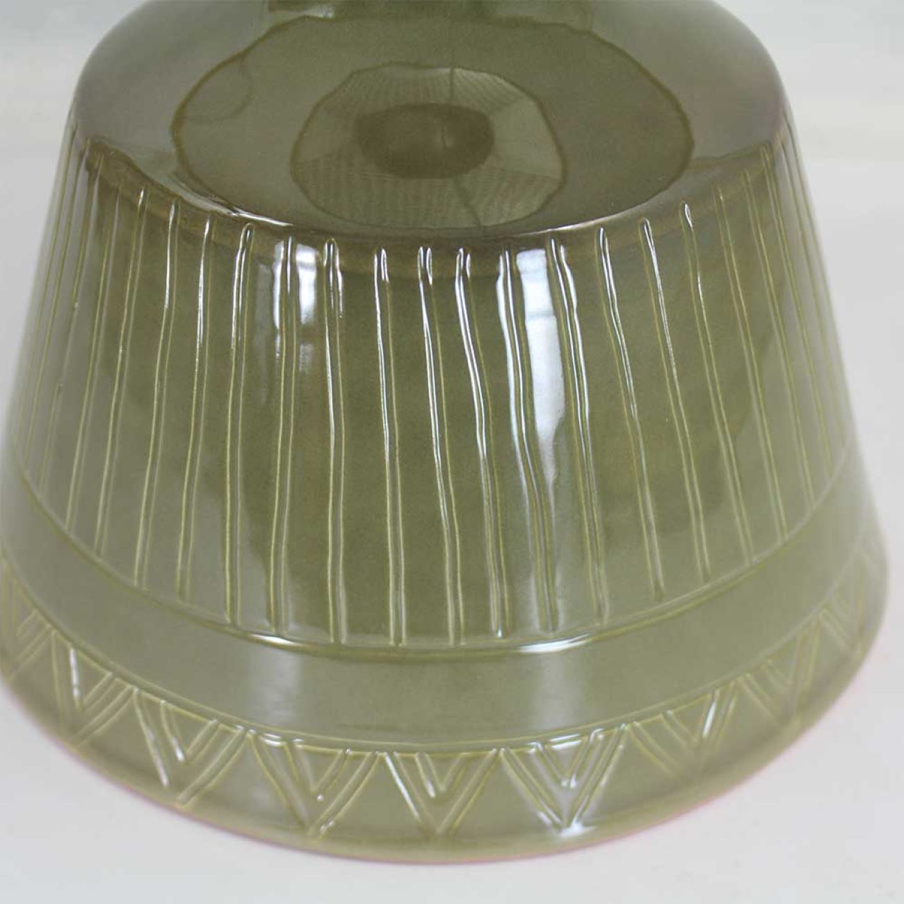 Contemporary Vase-Shaped Ceramic Table Lamp – Stylish Accent Light