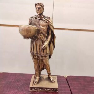 Decorative Romanian Soldier Figurine – Exquisite Detailing, Ideal for Home Décor and Collectors