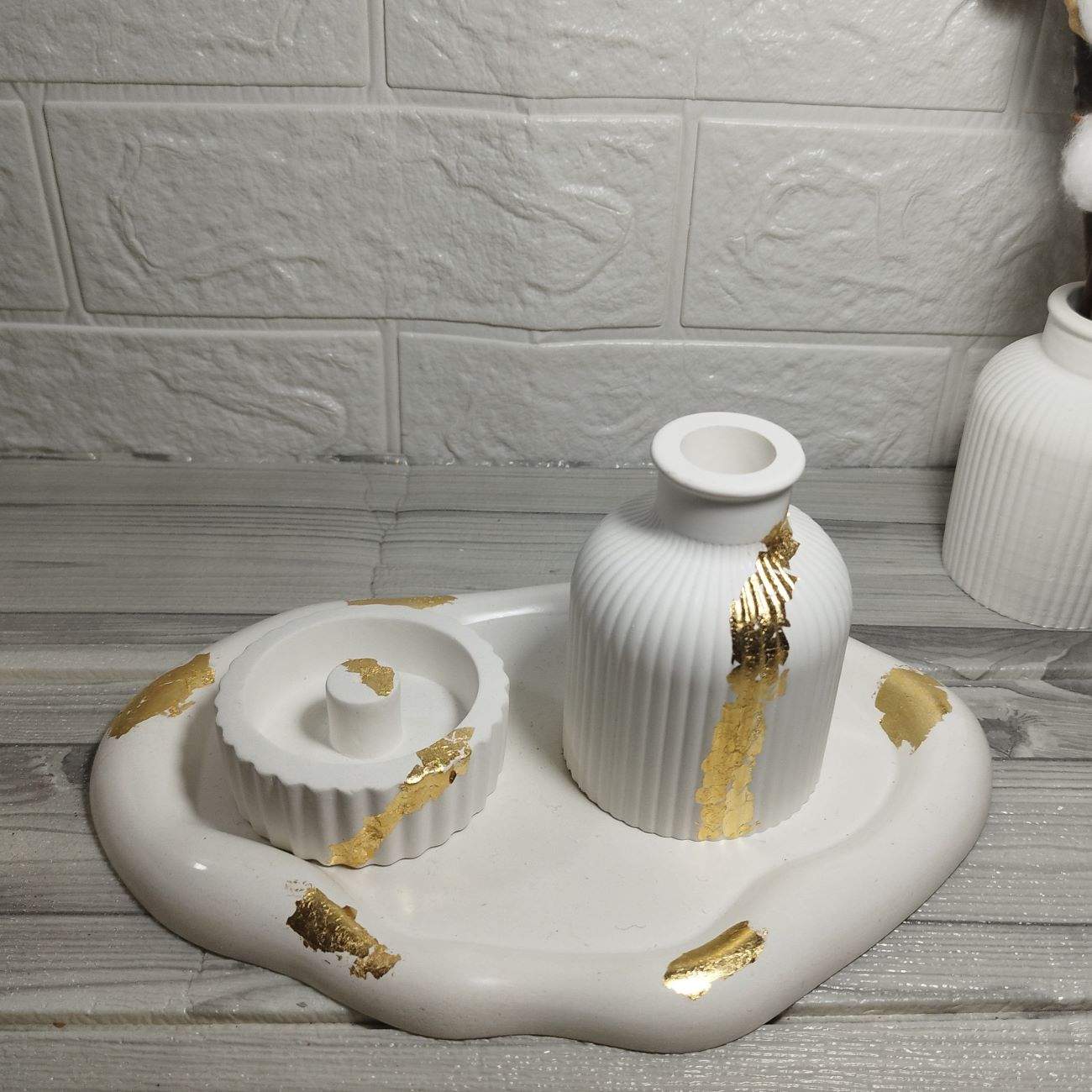 Minimalist Deformed Concrete Serving Tray – Unique White Decorative Tray