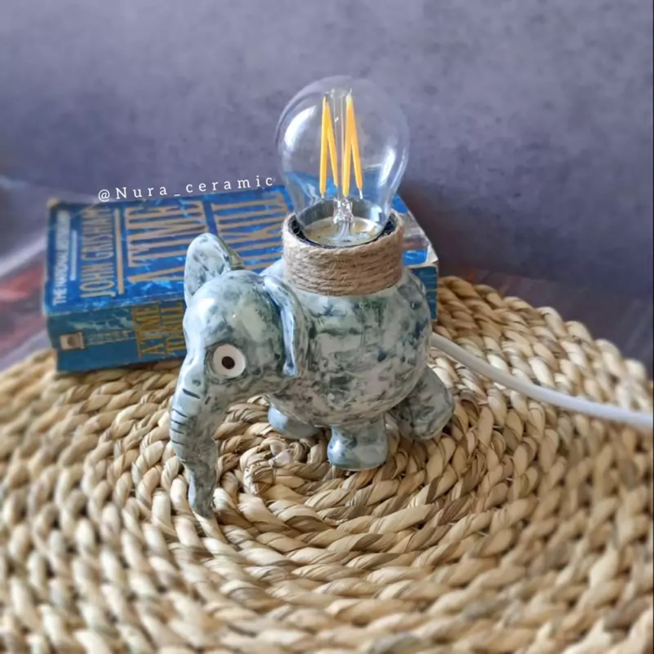 Unique Elephant-Shaped Ceramic Table Lamp – Artistic Sculptural Decor