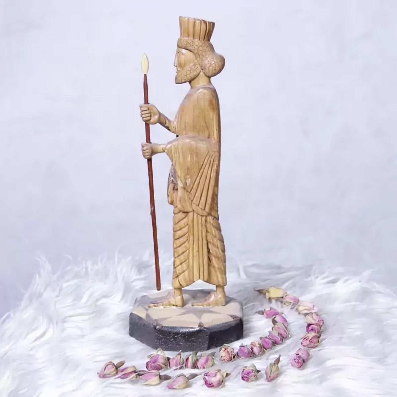 The Hakhamanseshi Soldier Wooden Statue – Masterpiece of Ancient Persian Valor