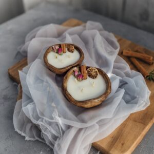 Aromatic Botanical Wood Jar Candles with Cinnamon, Rose & Lemon Design