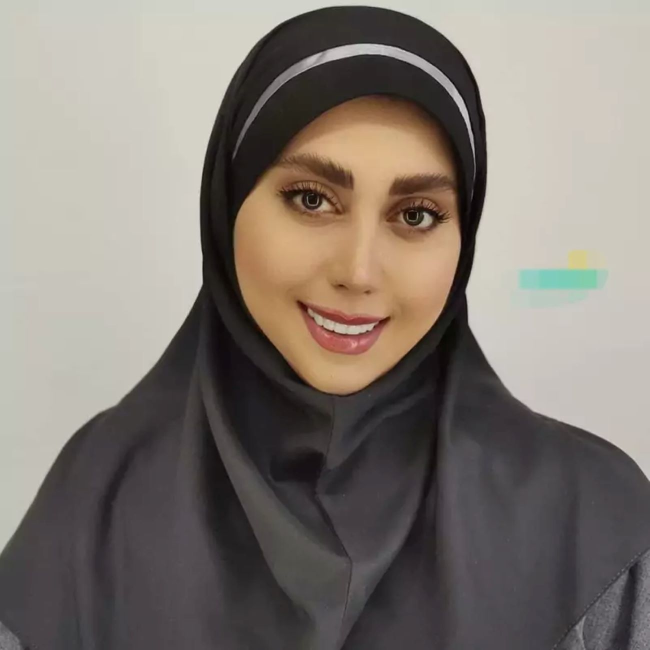 Black Brojerd Headscarf with 100 cm Length and Gray Headband