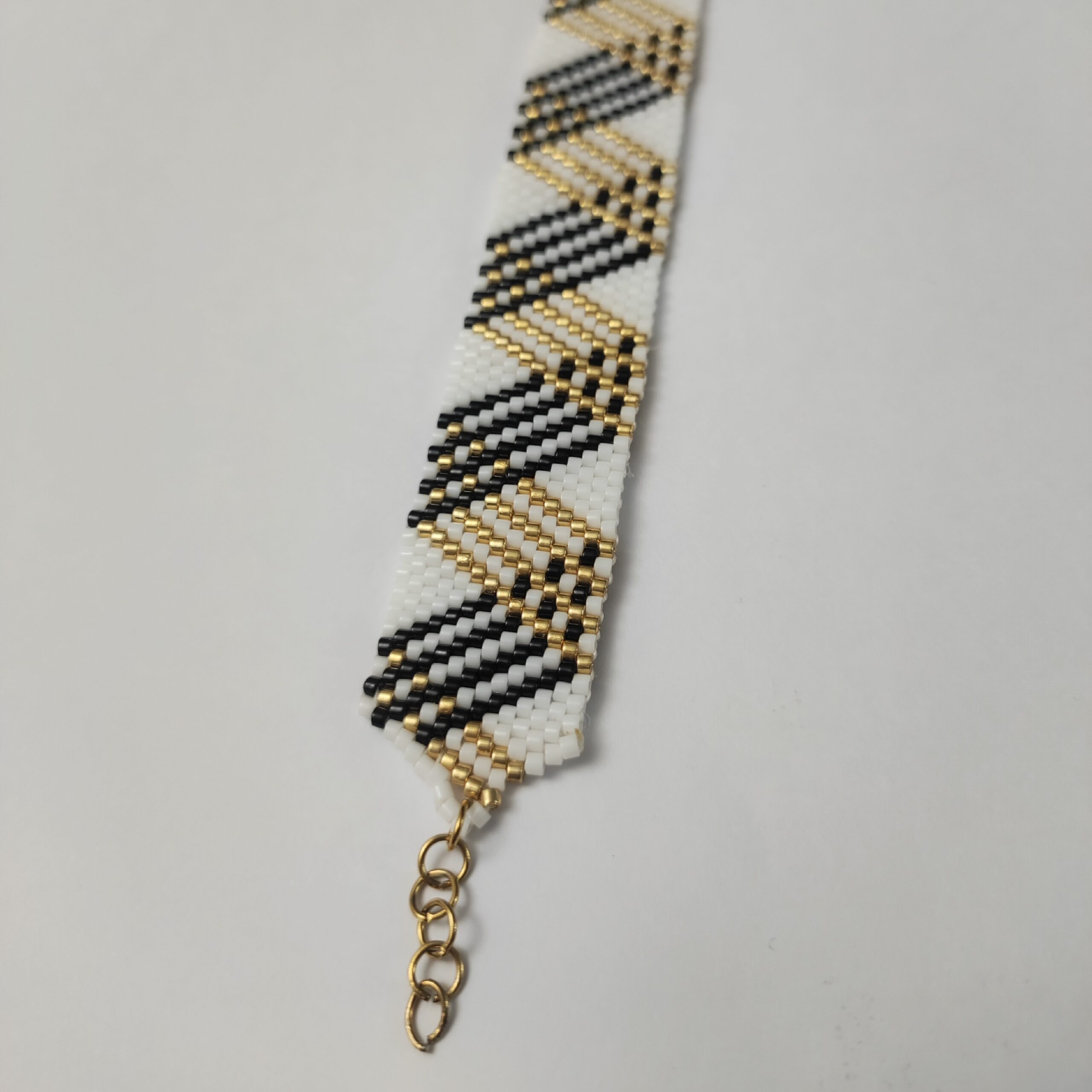 Boho Chic Woven Beaded Bracelet – Geometric Design