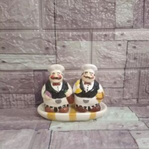 Elegant Ceramic Shakers for Salt & Pepper Chef Design – Functional and Beautiful
