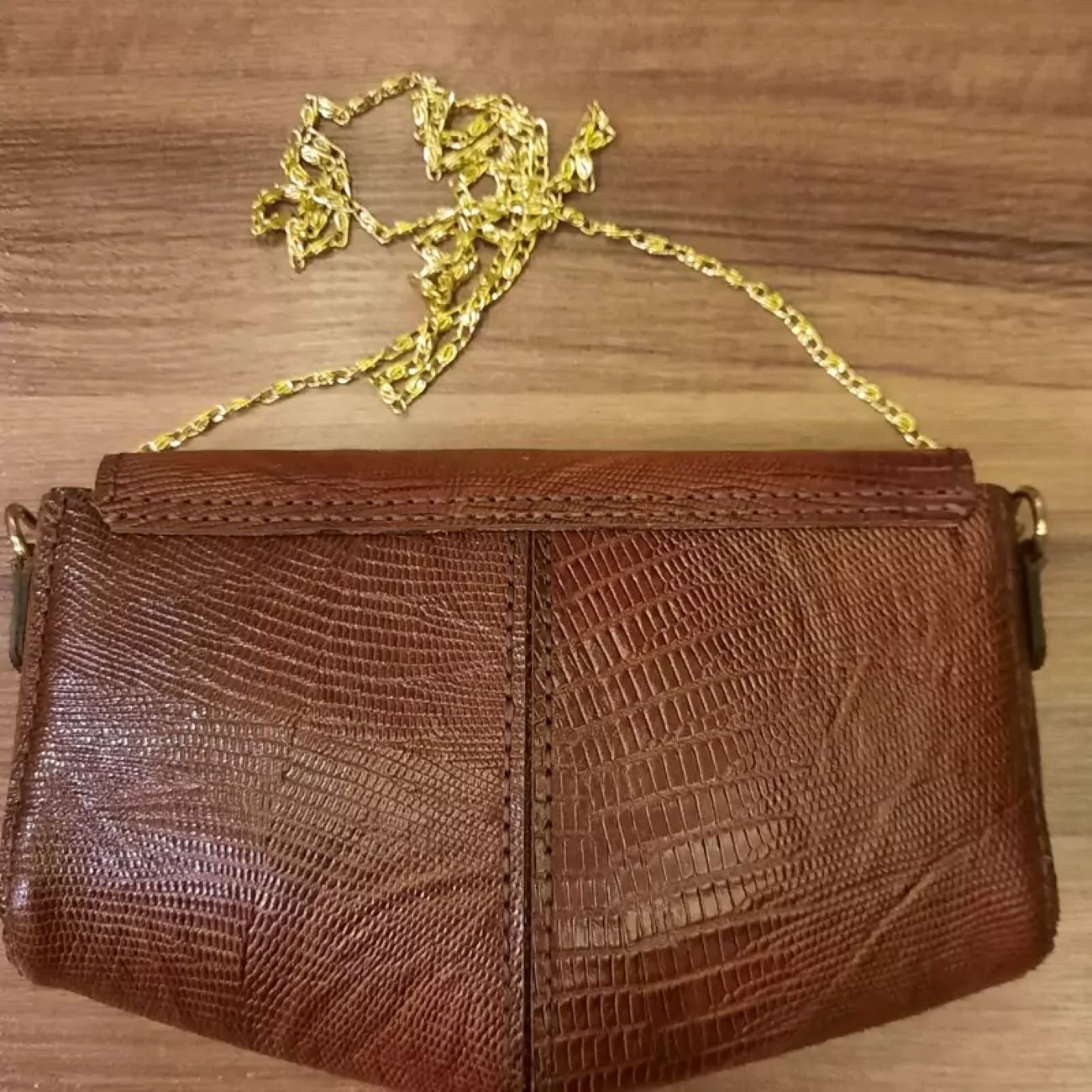 Handmade Genuine Leather Crossbody Bag – Stylish Chain Strap Design