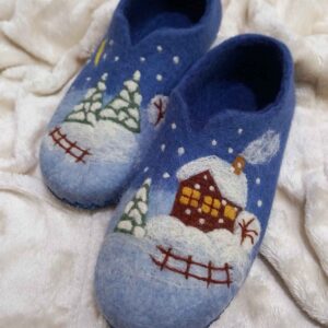 Handmade Navy Blue Wool Felt Slippers – Intricate Winter Design
