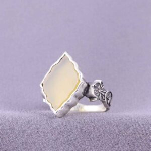 Silver Agate Ring Sharaf al-Shams with floral Pattern Ring Band for Man