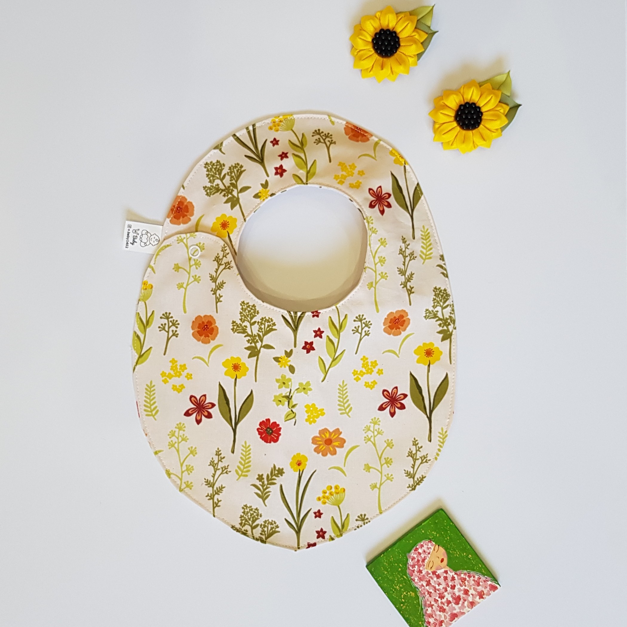 Baby Bib – Delicate Floral Pattern for Gentle Moment