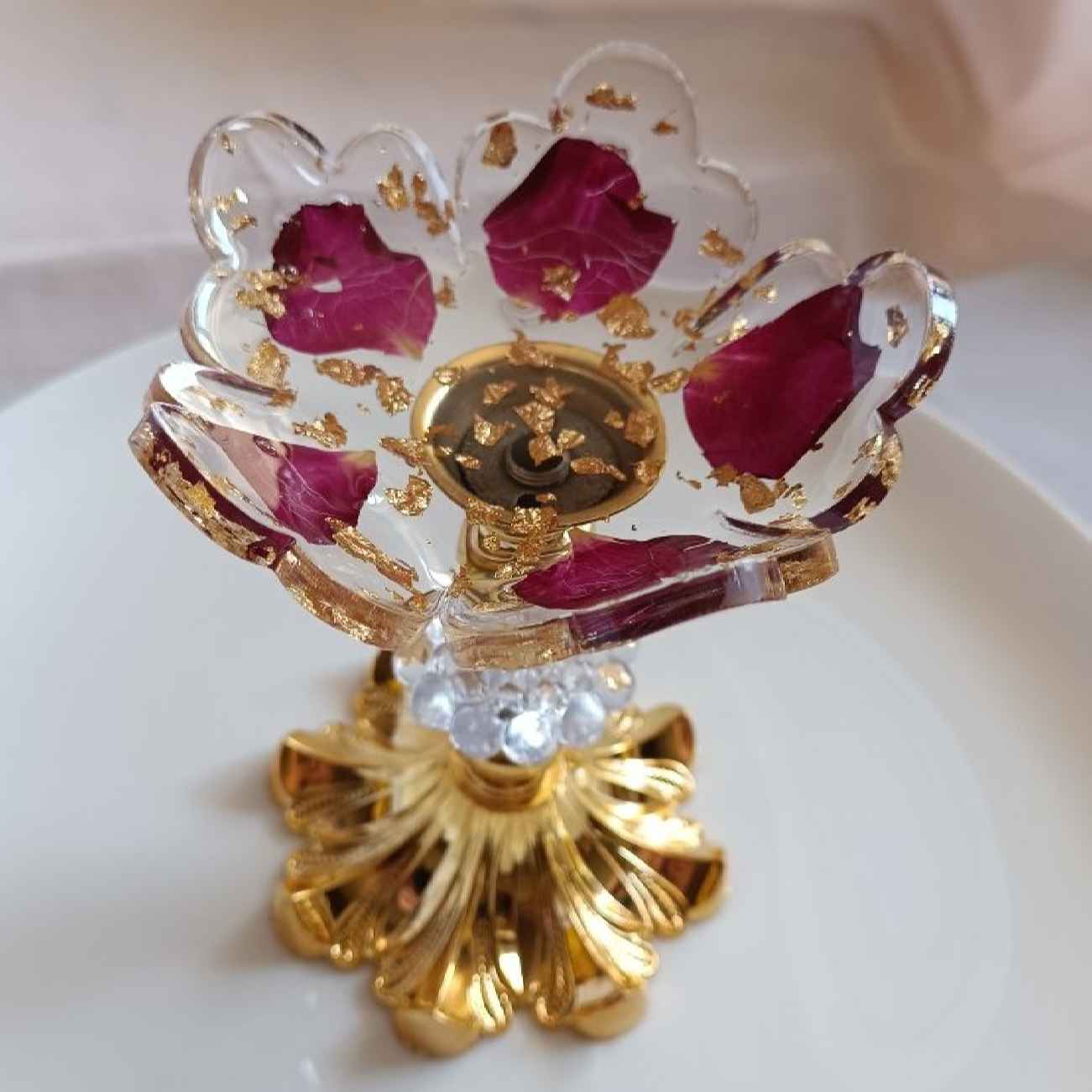 Resin Candle Holder – Floral Resin Candle Holder with Gold Flakes & Petal Pattern