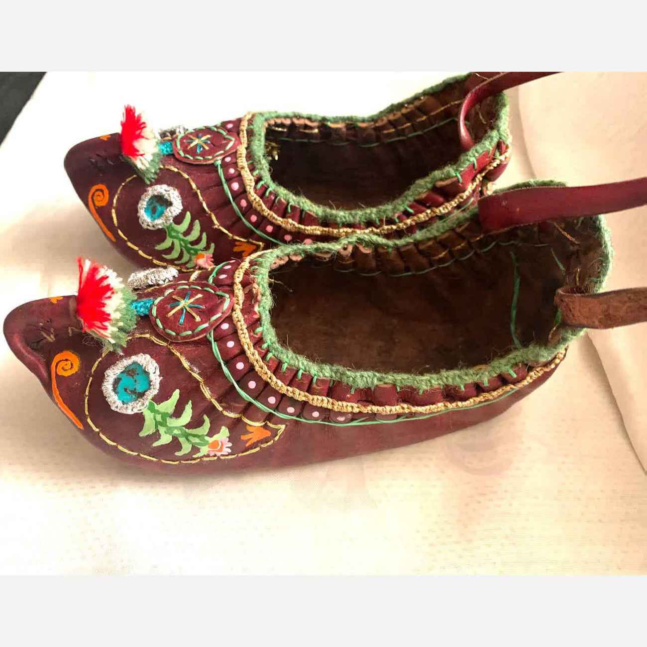 persian slipper tobacco The slip-on Artfulreader Ideal for both casual and semi THE ADVENTURE OF THE TWISTED
