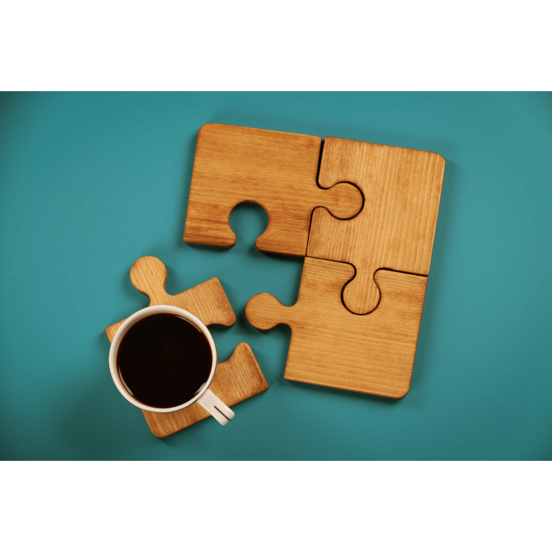 Eco-Friendly Jigsaw Coasters with Stand 5-Pack – Perfect for Dining & Coffee Tables