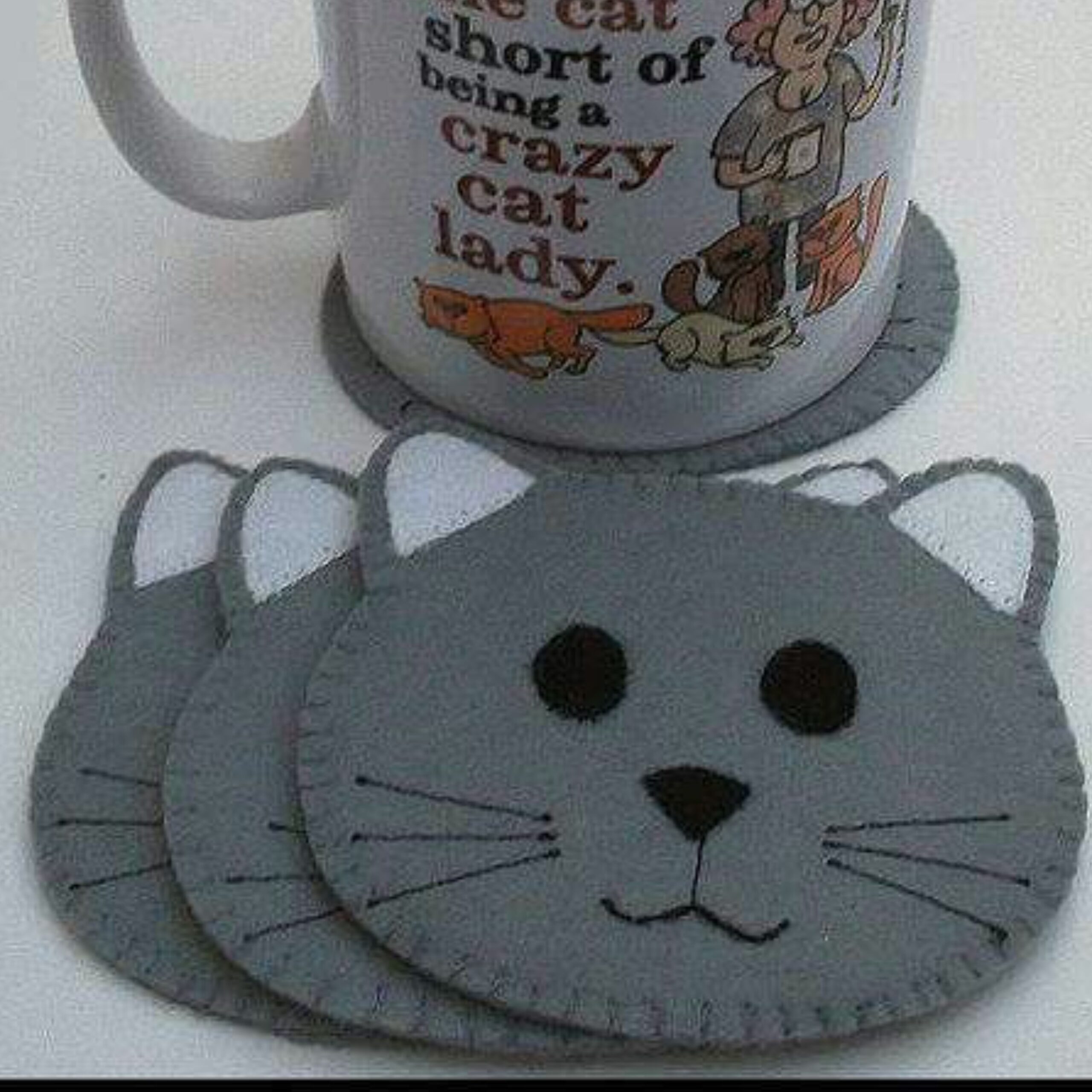 Adorable Cat-Shaped Felt Coasters 6-Pack – Protects Tables with Cute Decor