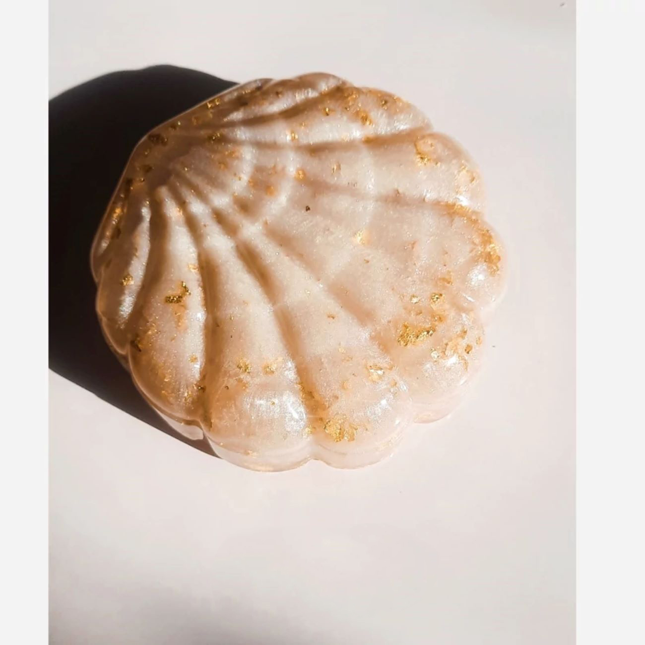 Seashell-Shaped Resin Jewelry Holder for Rings, Earrings, and Small Accessories