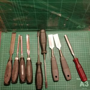 Wood Carving Gouge Set, 12 Different Styles – Flat, V, Spoon, Bent with Leather Case