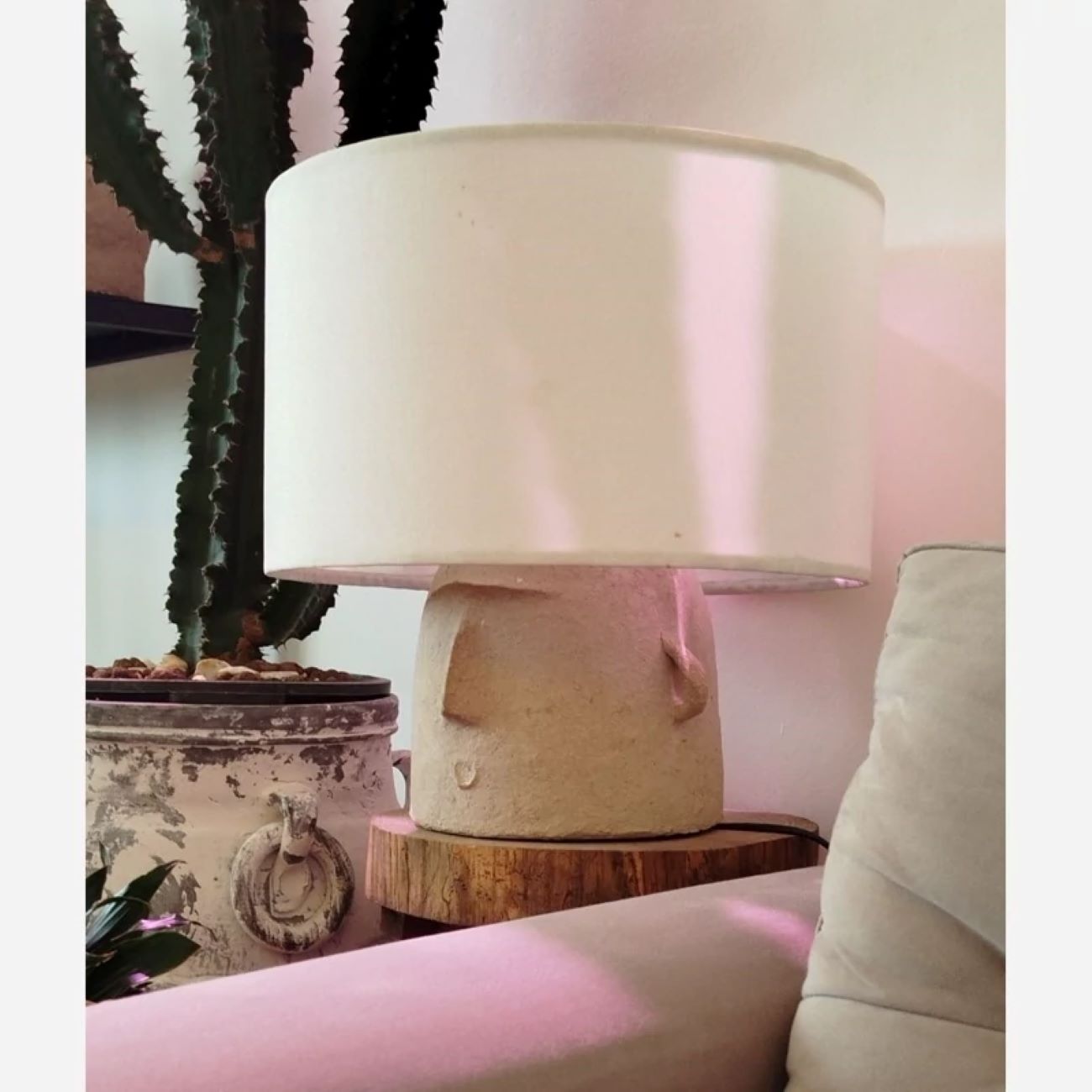 Handcrafted Tribal Face-Shaped Table Lamp – Unique Sculptural Decor