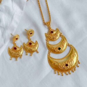 Elegant Mehak Brass Necklace Set with Earrings