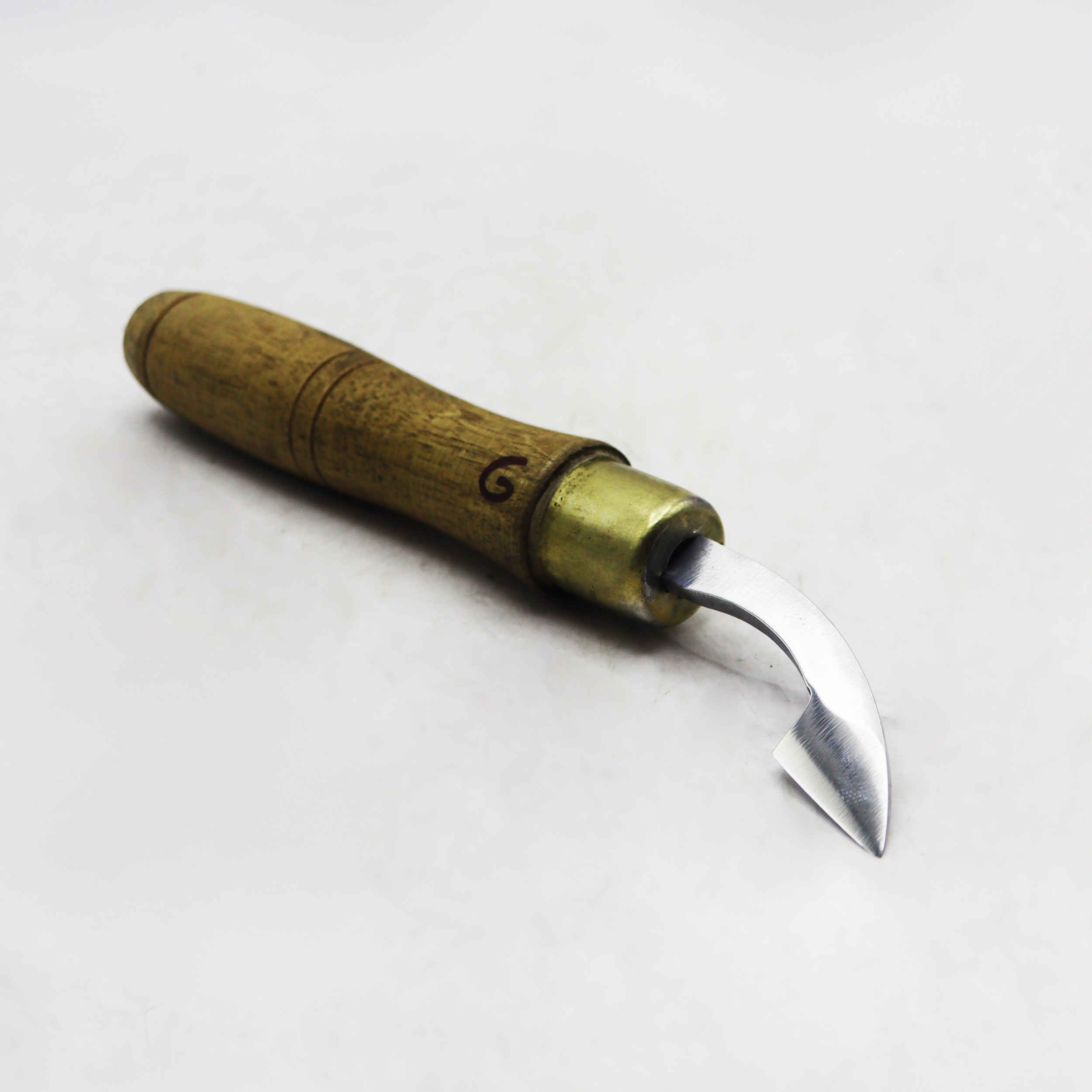 Gouge Sickle-Shaped Chisel for Woodworking – Reliable for Intricate Designs