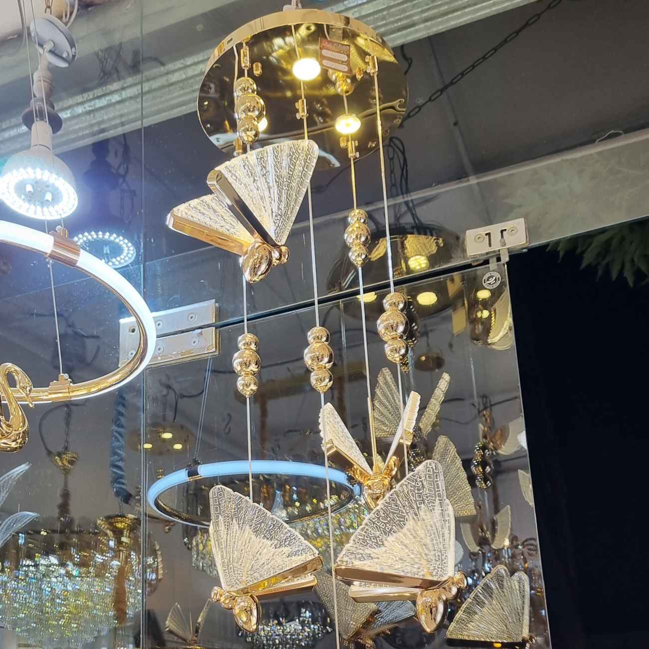 Modern Butterfly Chandelier – 5 Branches and High-Quality Material