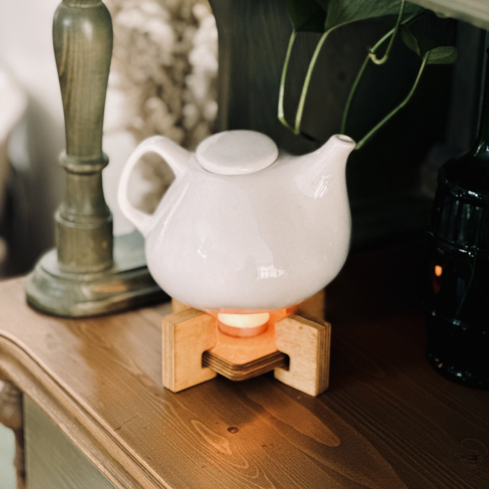 Wooden Teapot Warmer Stand – Ideal for Tea and Herbal Beverages