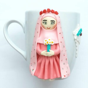 Handcrafted Ceramic Mug with Muslim Girl Figurine – Elegant Polymer Clay Design for Daily Use & Gift Giving