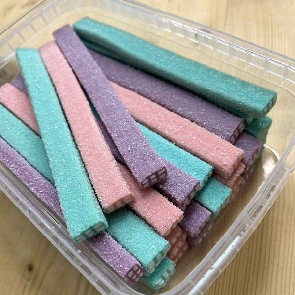 Halal Gummy Candy in Brick Shape with Sugar Coating – Soft and Chewy Fruit-Flavored Gummies 900 gr