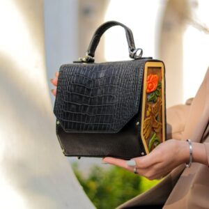 Women’s Kilim Crossbody – Traditional Square Motif