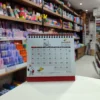 1405-Desk-Calendar-with-Snoopy-Design-–-Creative-Planning-with-Stickers-and-Daily-Fun1
