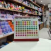 1405-Desk-Calendar-with-Snoopy-Design-–-Creative-Planning-with-Stickers-and-Daily-Fun3