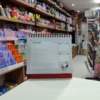 1405-Desk-Calendar-with-Snoopy-Design-–-Creative-Planning-with-Stickers-and-Daily-Fun4